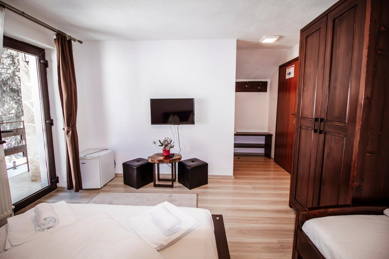 Bedroom 2, CABANA FRAM VARTOP, Nucet