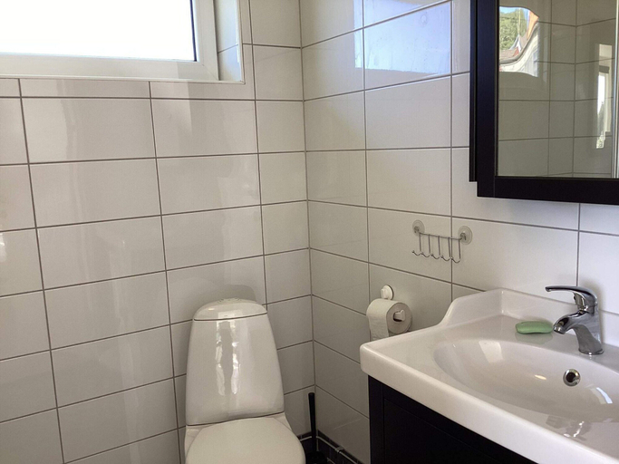 Bathroom 3, 4 Person Holiday Home in Stromstad, Strömstad