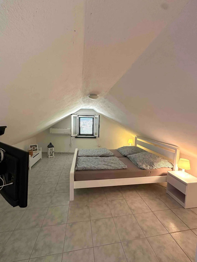 Room 4, House Bepo, Bol