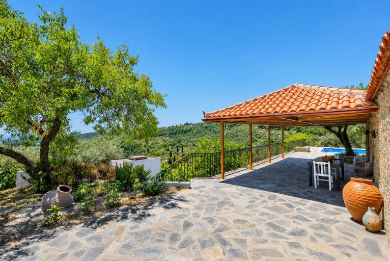 Facilities 4, Oak Tree Cottage, Thessaly