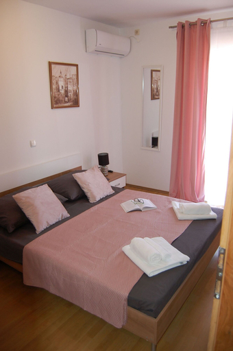 Room 3, House Sun, Kaštela