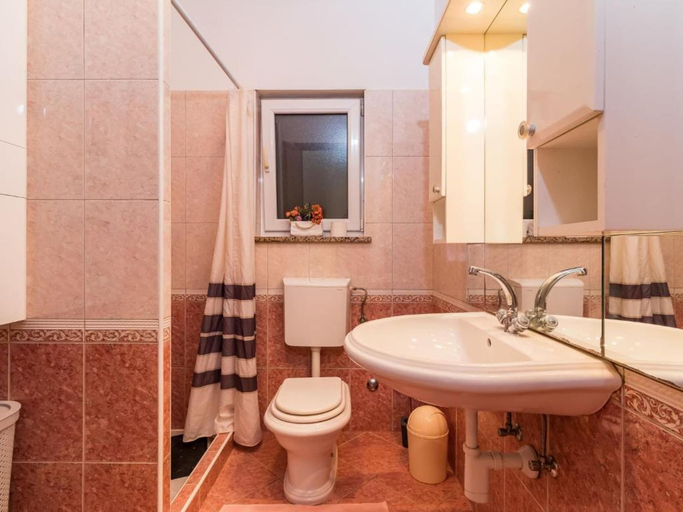 Bathroom 3, House Haus Petar, Kaštelir-Labinci