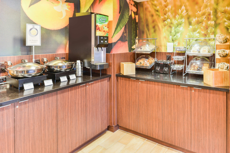 Food & Drinks 4, Fairfield Inn Marriott Corning, Steuben