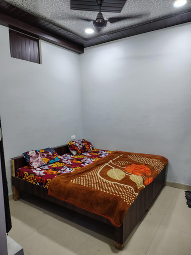 Bedroom 4, Shree Banke Bihari Atithi Bhawan, Mathura