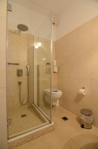 Bathroom 5, Yperia Hotel, South Aegean