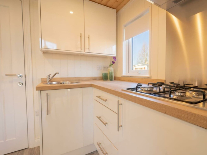 Private kitchen 2, Holiday Home in Bovenkarspel With Terrace, Stede Broec