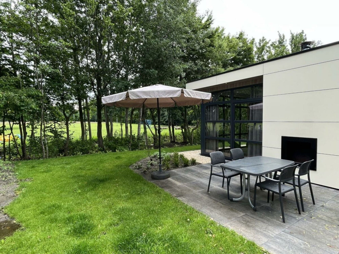 Others 5, Holiday Home in Velsen-zuid With Terrace, Velsen