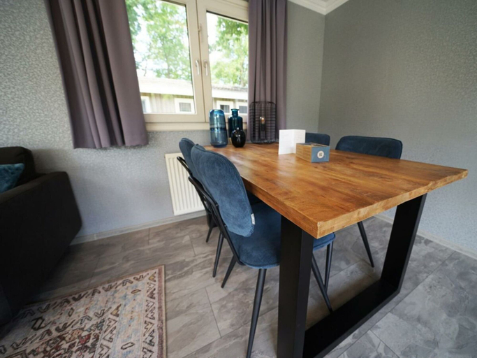 Dining 2, Holiday Home in Susteren With Terrace, Echt-Susteren
