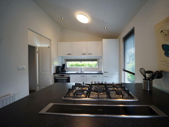 Private kitchen 3, Holiday Home in Halfweg With Terrace, Haarlemmerliede c.a.