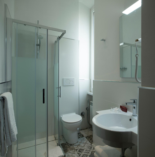 Bathroom 4, Rome Garden, Rome