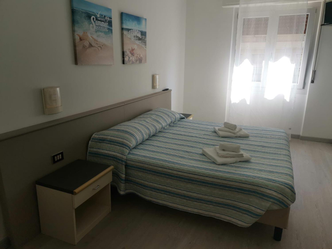 Others 2, Hotel Europa, Imperia