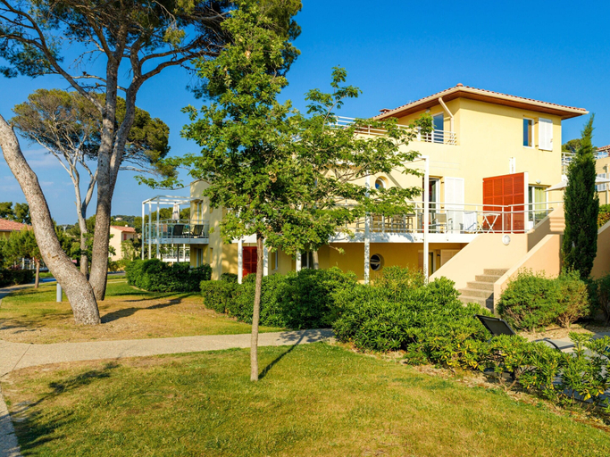 Exterior 3, Cote D'azur Chic Apartment for 4, Var