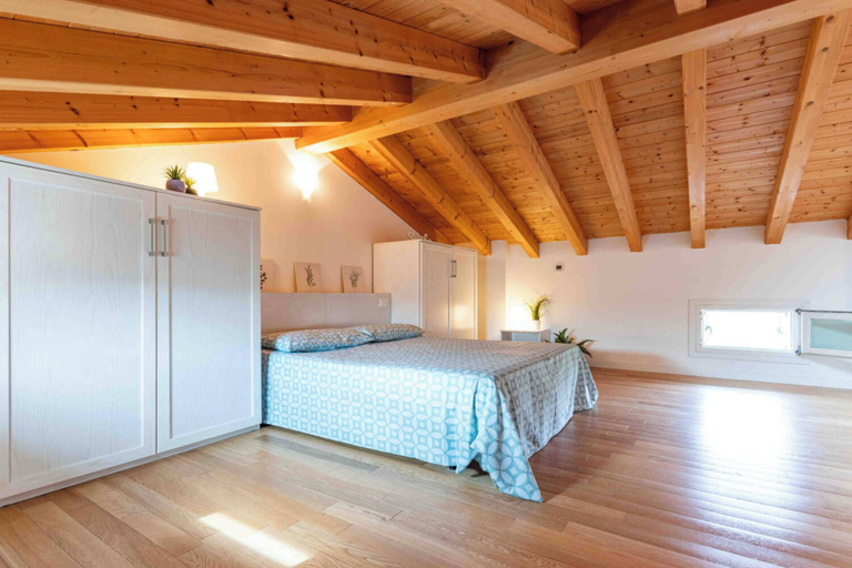 Room 4, Delightful Flat in a Village With Swimming Pool, Venezia