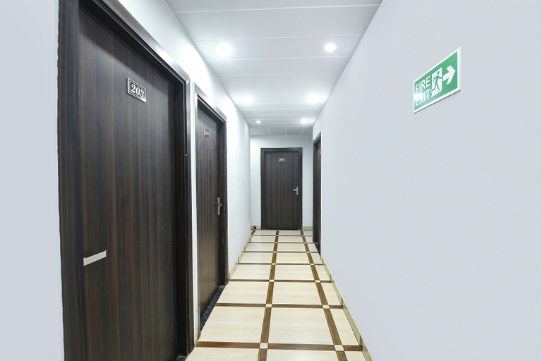 Lobby 3, FabHotel A V Homes - Navjeevan Hospital & Maternity Centre, Gurgaon