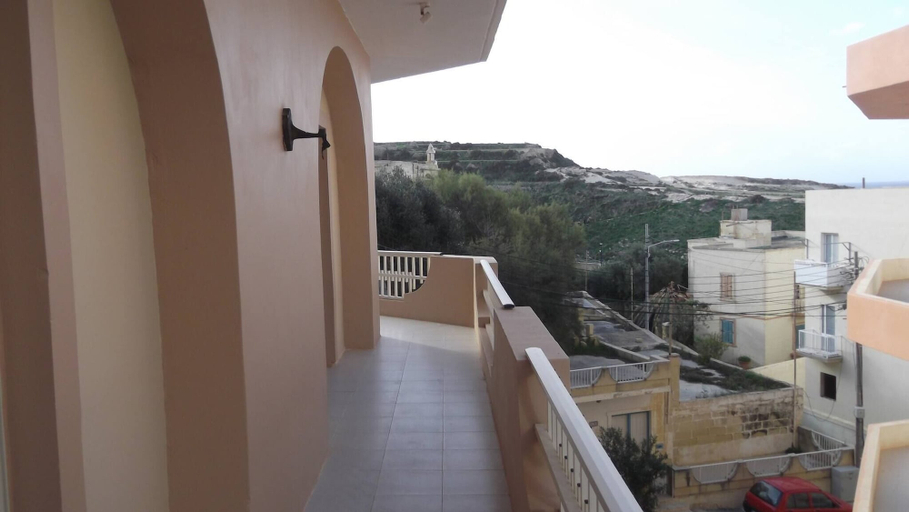 Balcony 4, Sea and Country View 1st Floor Apartment