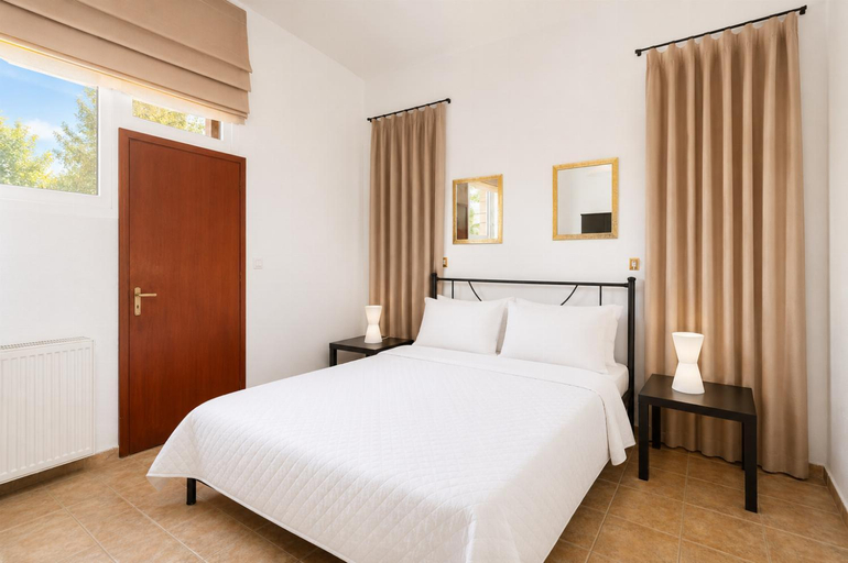 Bedroom 3, Villa Glan Y Mor, Crete