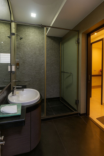 Bathroom 2, Elan Royale by Jadecaps, Kolkata
