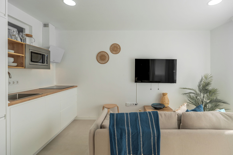 Living room 4, Charming 2-bedroom Apartment in Guargacho, Tenerife, Santa Cruz de Tenerife