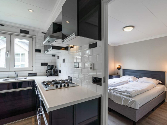 Room 2, Hackfort L"etage 10, Heerlen