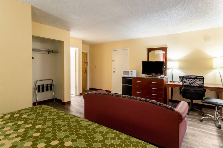 Bedroom 5, Econo Lodge Gallup West, McKinley