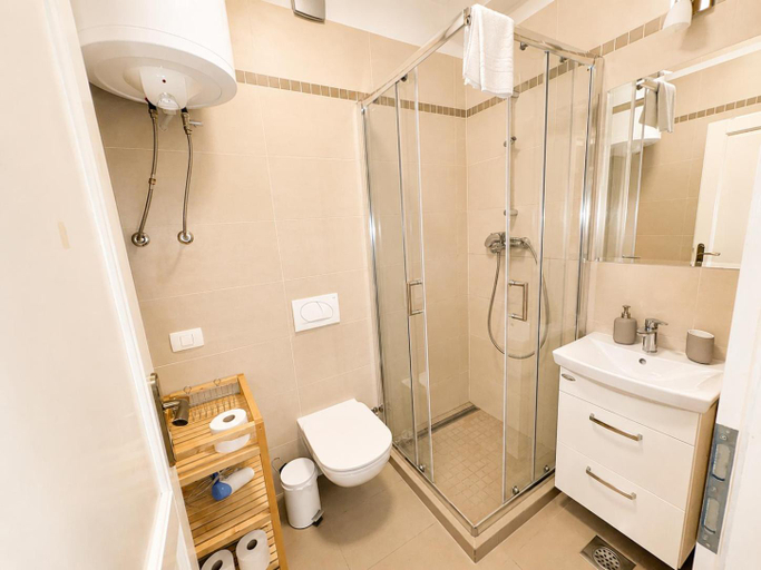 Bathroom 3, Apartments Fonda House, Piran