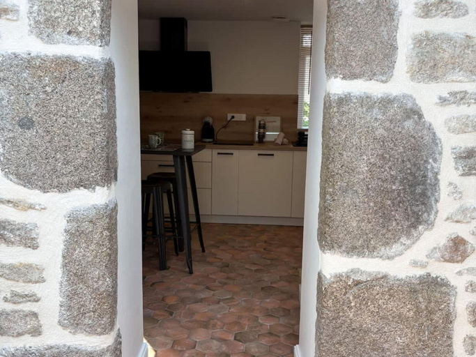 Reception 5, Renovated Coastal Stone House in Lanildut, Finistère