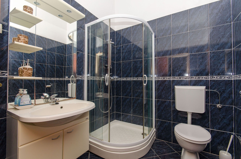 Bathroom 3, Apartments Ivanka, Vis