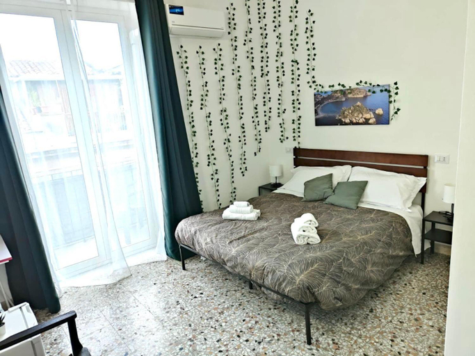 Bedroom 5, TerrAmare B&B, Catania