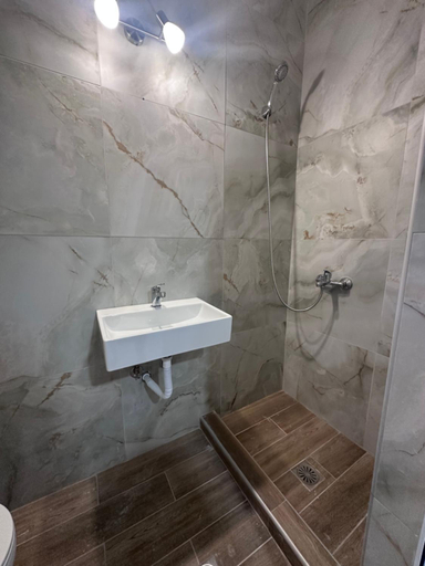 Bathroom 2, Olympus Apartments, Central Macedonia