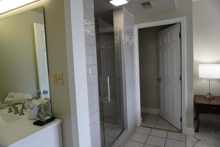 Bathroom 3, City View 411 3BD Condo with Fireplace by RedAwning, Sevier