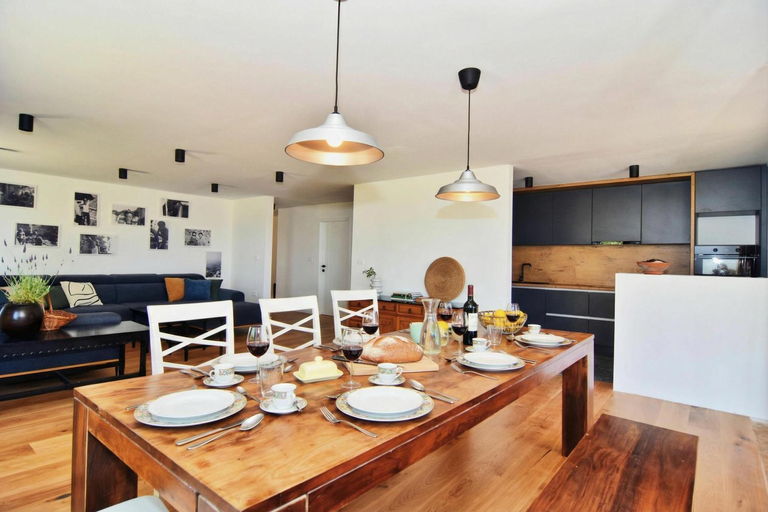 Others 4, Cluster Villas Vucetic, Sali