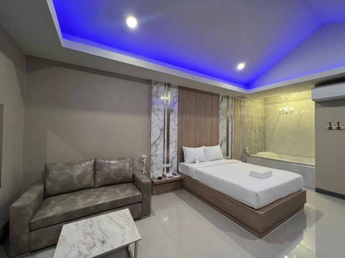 Bedroom 2, HotelNaifun, Muang Chon Buri