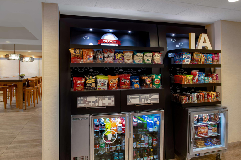 Food & Drinks 5, Hampton Inn West Des Moines Lake Drive, Dallas