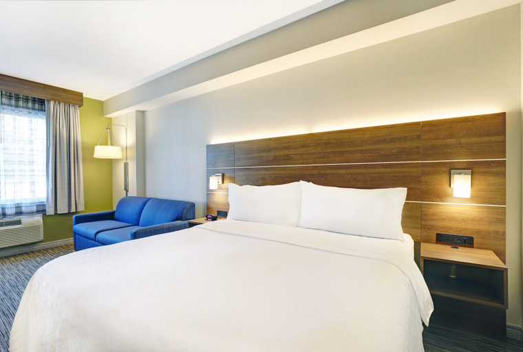 Bedroom 4, Holiday Inn Express WHITBY OSHAWA, Durham