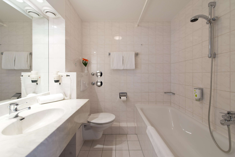 Bathroom 3, Achat Hotel Schwarzheide Lausitz, Oberspreewald-Lausitz