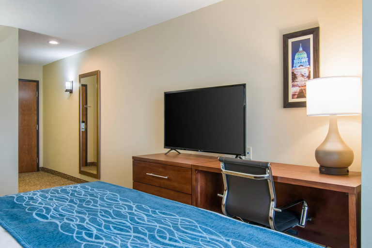 Bedroom 3, Comfort Inn & Suites Harrisburg - Hershey West, Dauphin