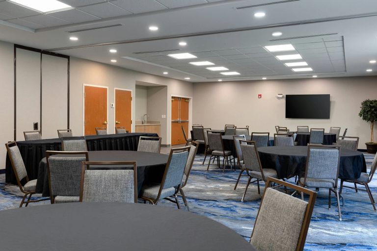 Food & Drinks 4, Fairfield Inn & Suites By Marriott Atlanta Stonecrest, DeKalb