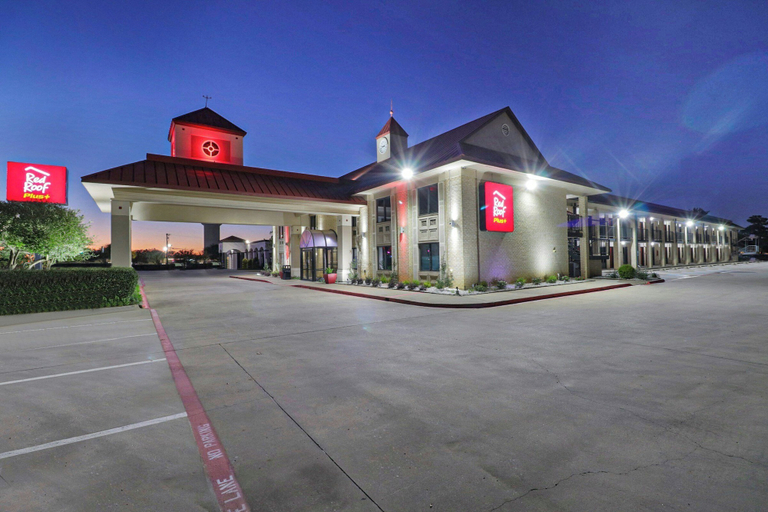 Exterior & Views 2, Red Roof Inn PLUS+ Dallas – Addison, Dallas