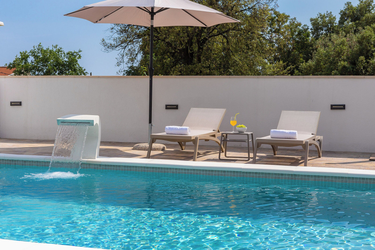 Outdoor pool 5, Villa Peregrine, Pakoštane
