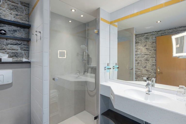 Bathroom 4, IFA Alpenrose Hotel Kleinwalsertal, Bregenz