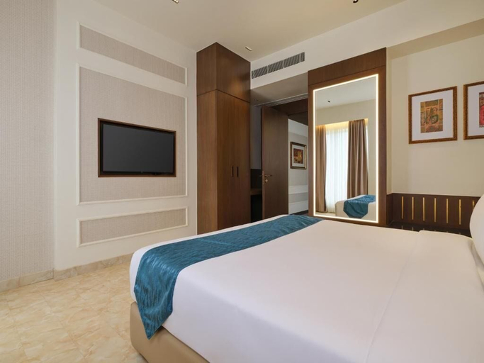 Room 2, Regenta Central Shivani Solapur, Solapur
