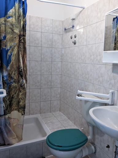 Bathroom 2, Central Studio Apartments & Dormitory Rooms, Supetar