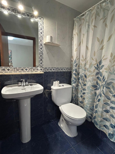 Bathroom 3, El Duje, Asturias