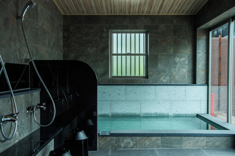 Bathroom 3, Keyaki no yado En, Kōka