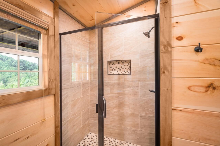 Bathroom 5, Tennessee Tranquility, Sevier