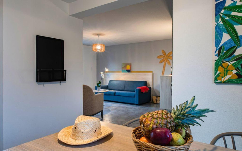 Living room 4, Fabregues Villa With Shared Pool, Hérault