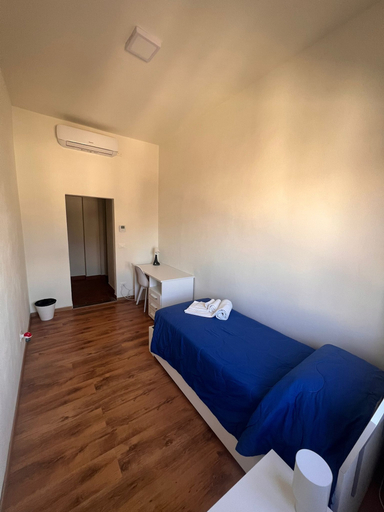 Room 2, Casa per Ferie degli Angiolini, Florence