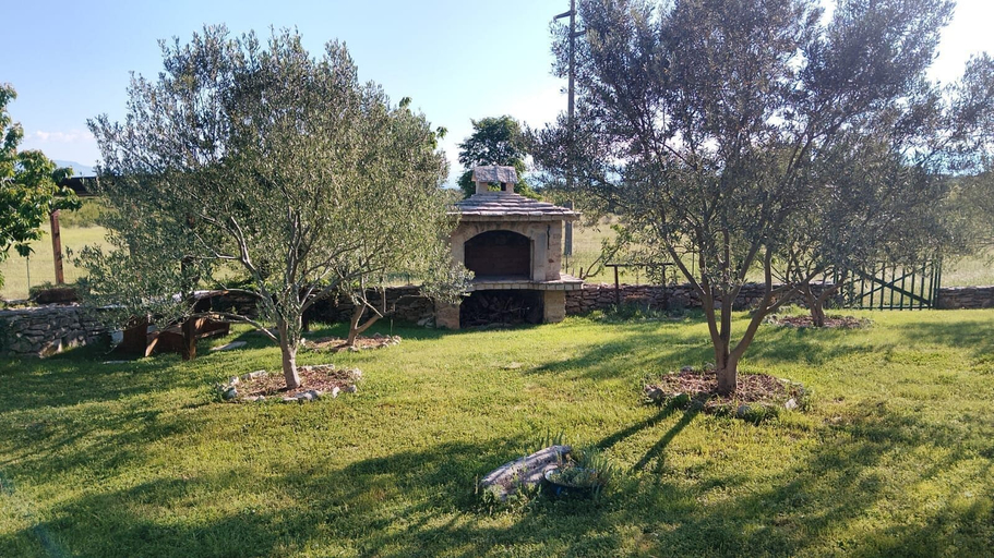 Garden 2, House Mala Kuca, Promina