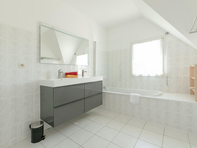 Bathroom 2, House in Saint-pabu Near Stunning Beaches, Finistère