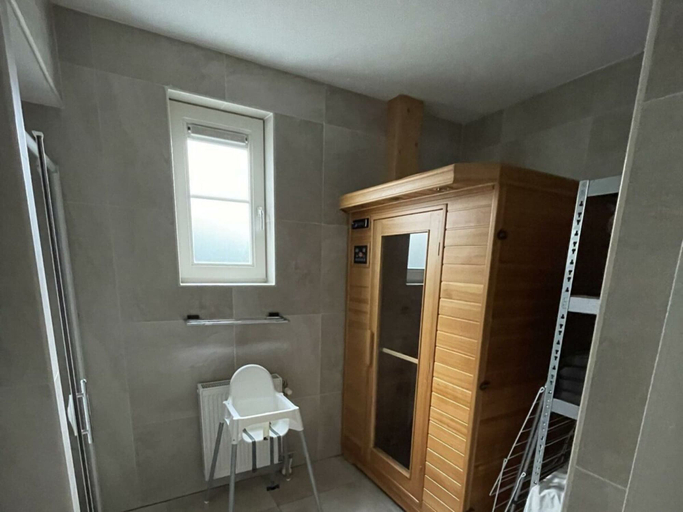 Bathroom 2, Daelenbroeck Sauna 10, Echt-Susteren